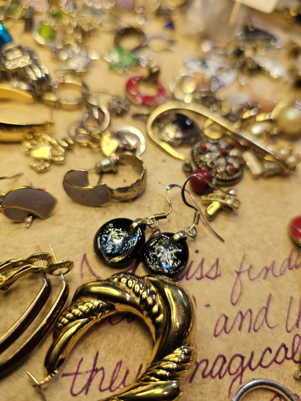 Vintage Sellers Crafters Bundle Jewelry Earrings Necklaces Rando - Picture 7 of 17